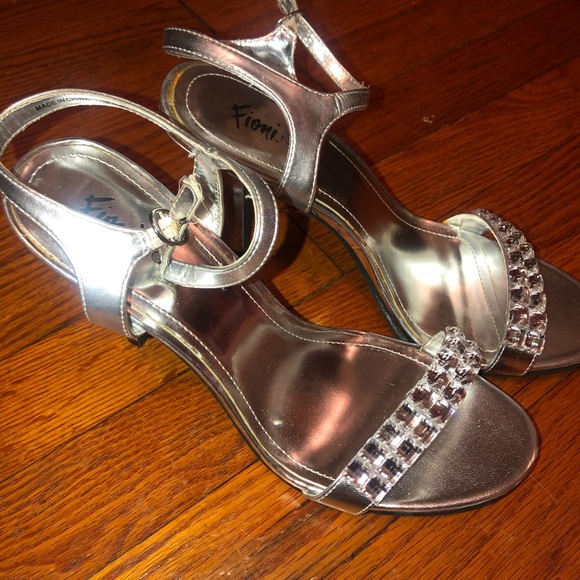 Heels - Picture 3 of 3